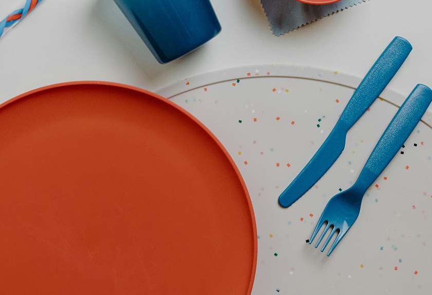 Dyes used to color transparent plastics
